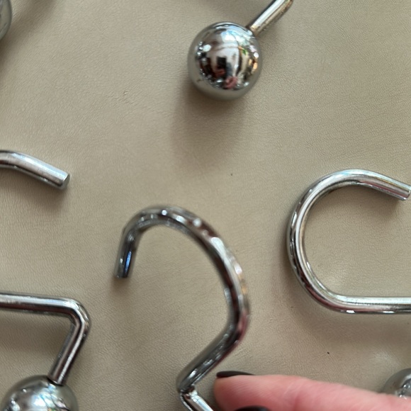 12 gently used shower curtain hooks in shiny chrome finish - Picture 3 of 3